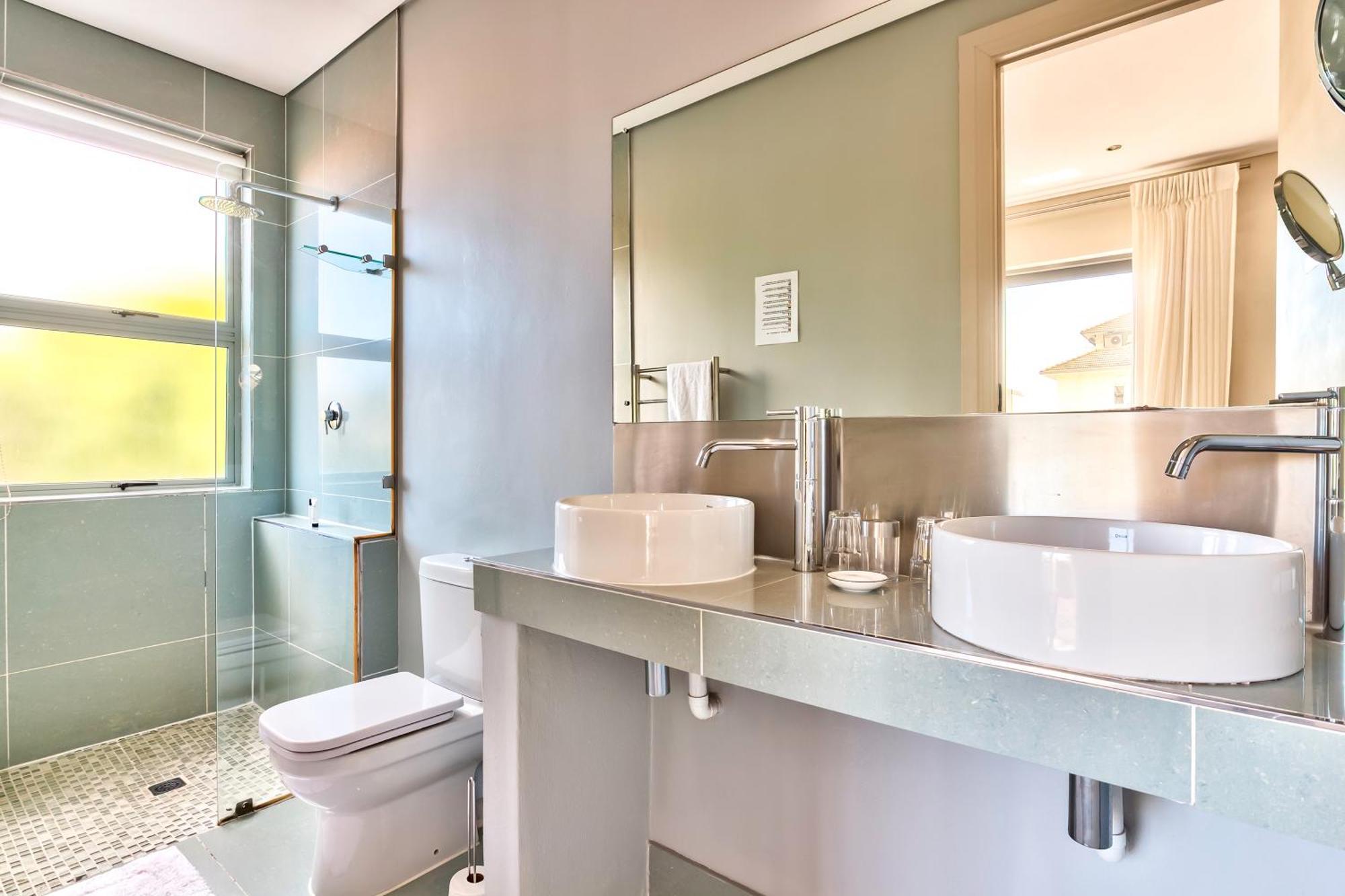 The One 8 In Point - Solar Power 4* Kapstadt