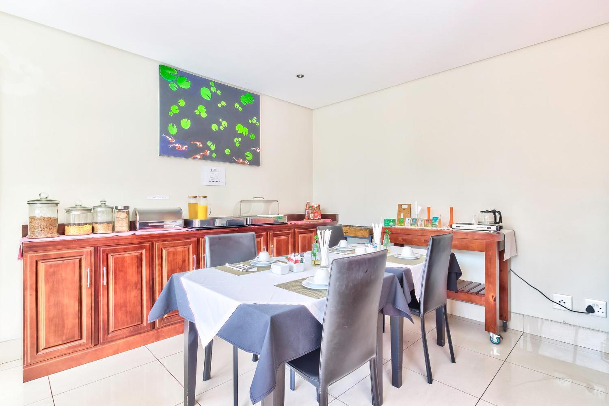 The One 8 In Point - Solar Power 4* Kapstadt