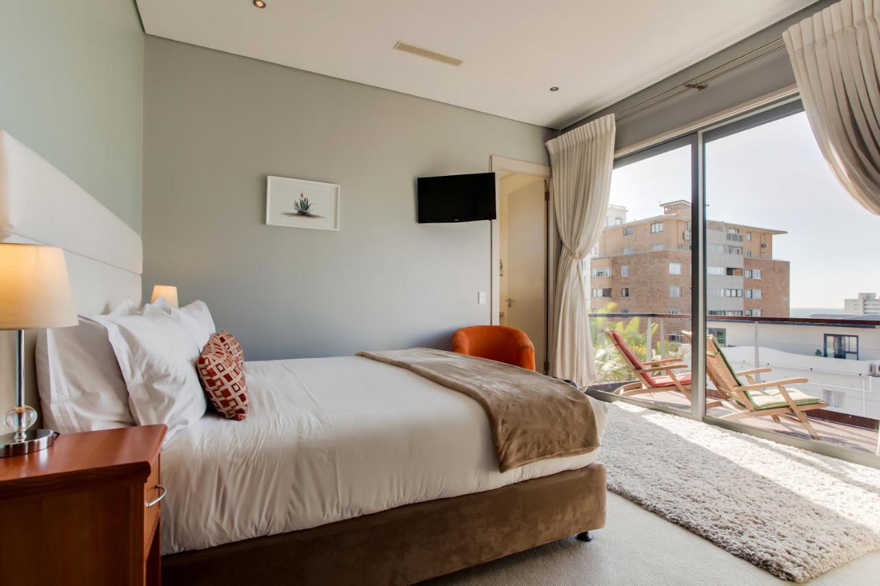 The One 8 In Point - Solar Power 4*