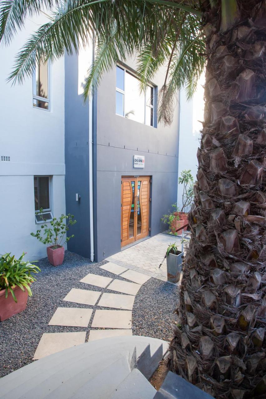 The One 8 In Point - Solar Power 4* Kapstadt