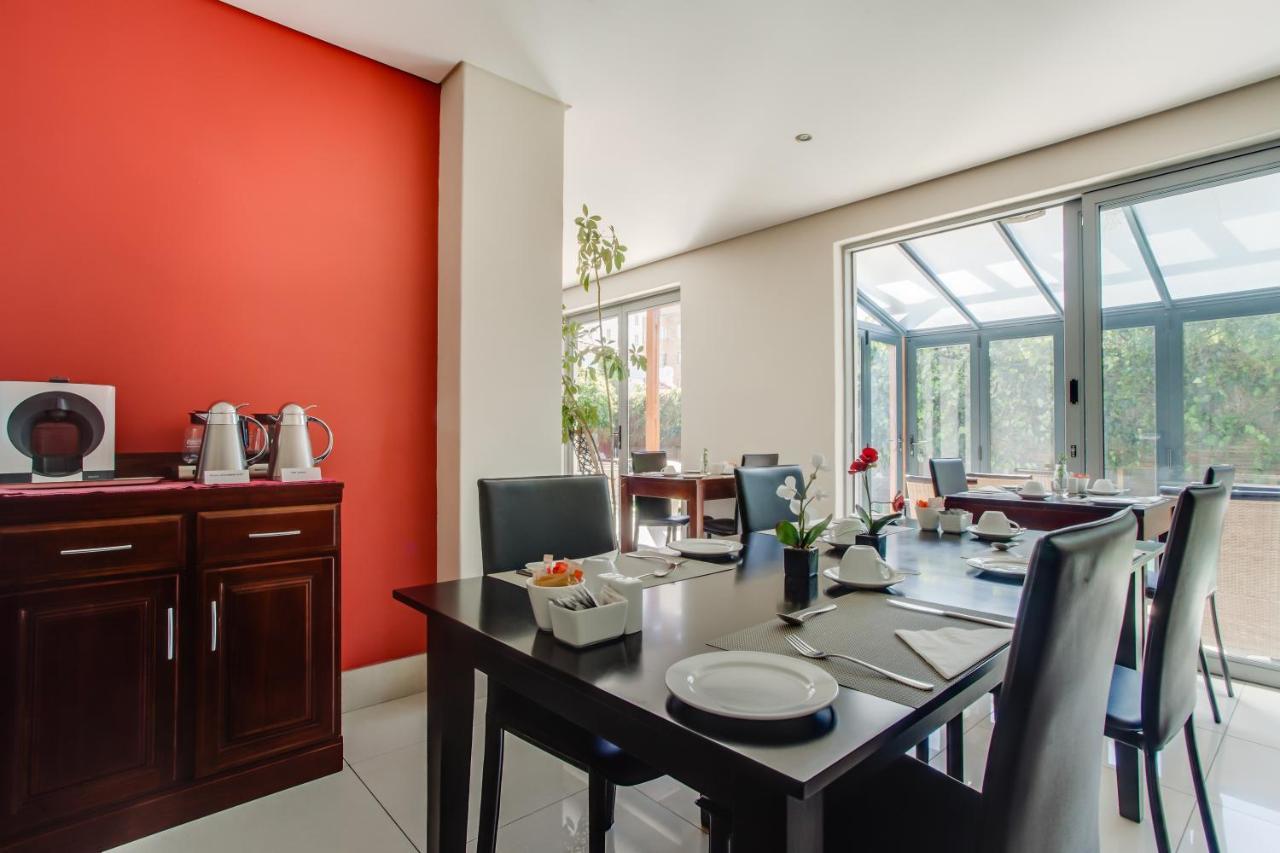 The One 8 In Point - Solar Power 4* Kapstadt