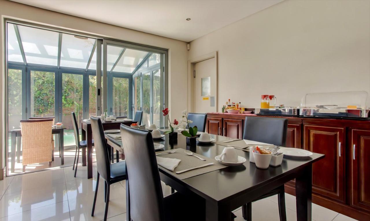 The One 8 In Point - Solar Power 4* Cape Town