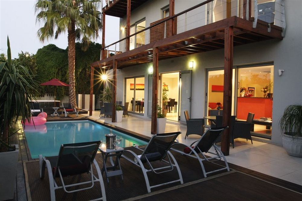 The One 8 In Point - Solar Power 4* Cape Town